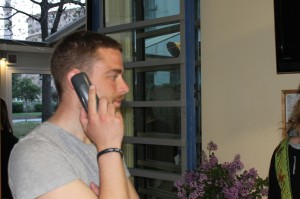 23_04_13_griechenland_37_1 Erste Telefonate werden geführt....