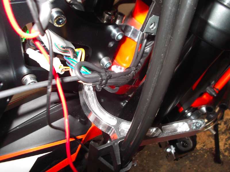 ktm_690_enduro_front_30_1