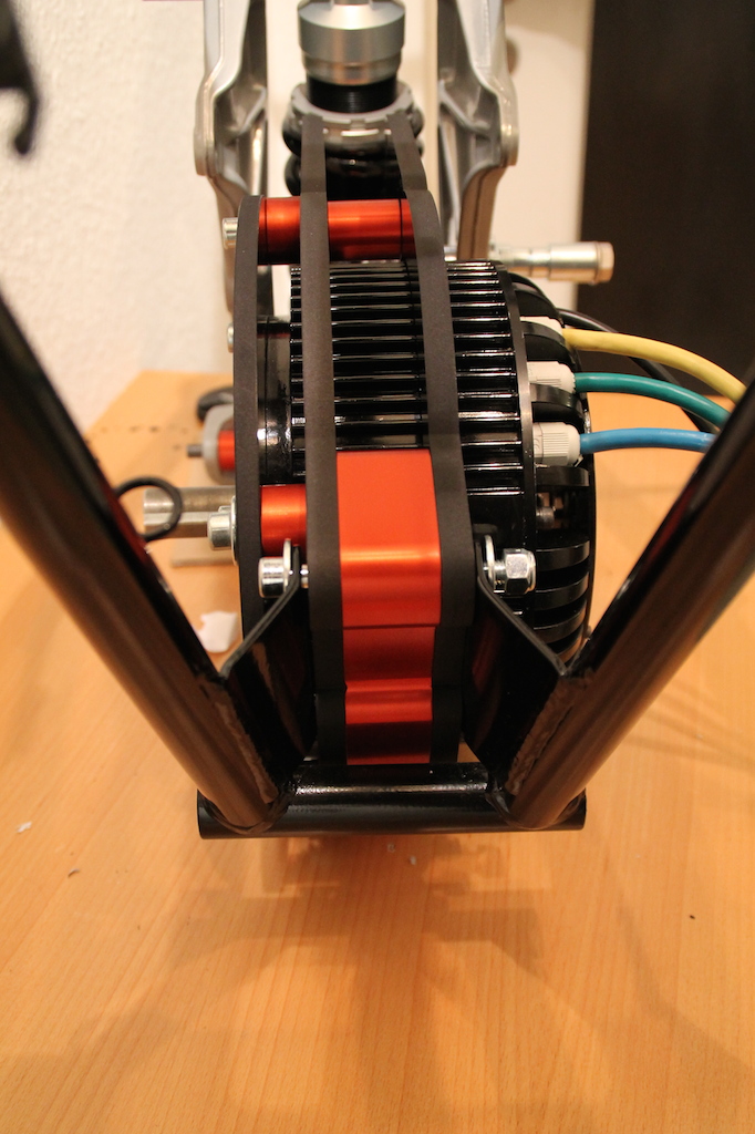 esaturno_motor_montage_10_1