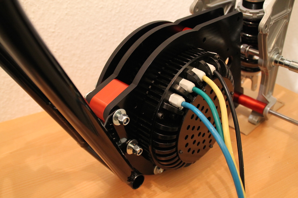 esaturno_motor_montage_8_1